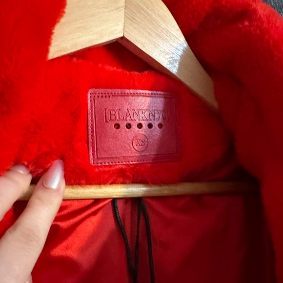 Superdown red fur jacket - Picture 3 of 7